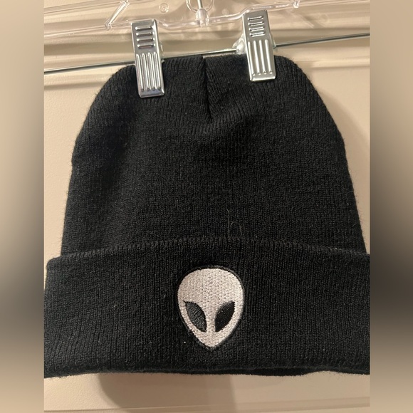 Alien Beanie - Picture 3 of 3